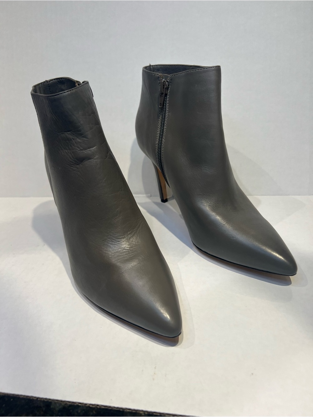 Betty Muller Elegant Gray Women's Ankle Boots Sz 7.5 F18 - Picture 2 of 9